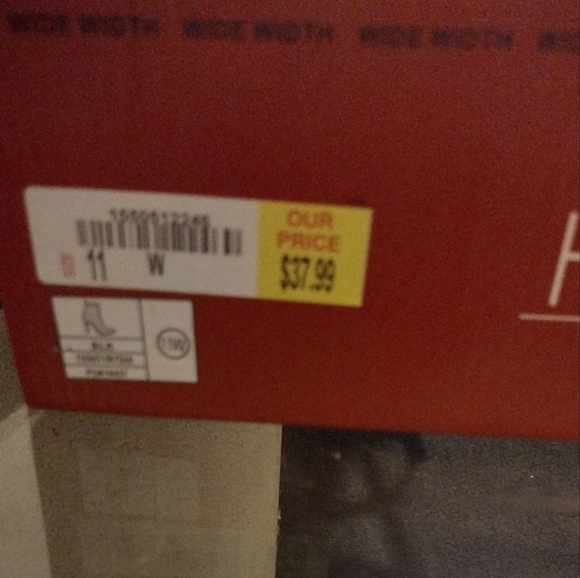 Heels - Picture 2 of 3